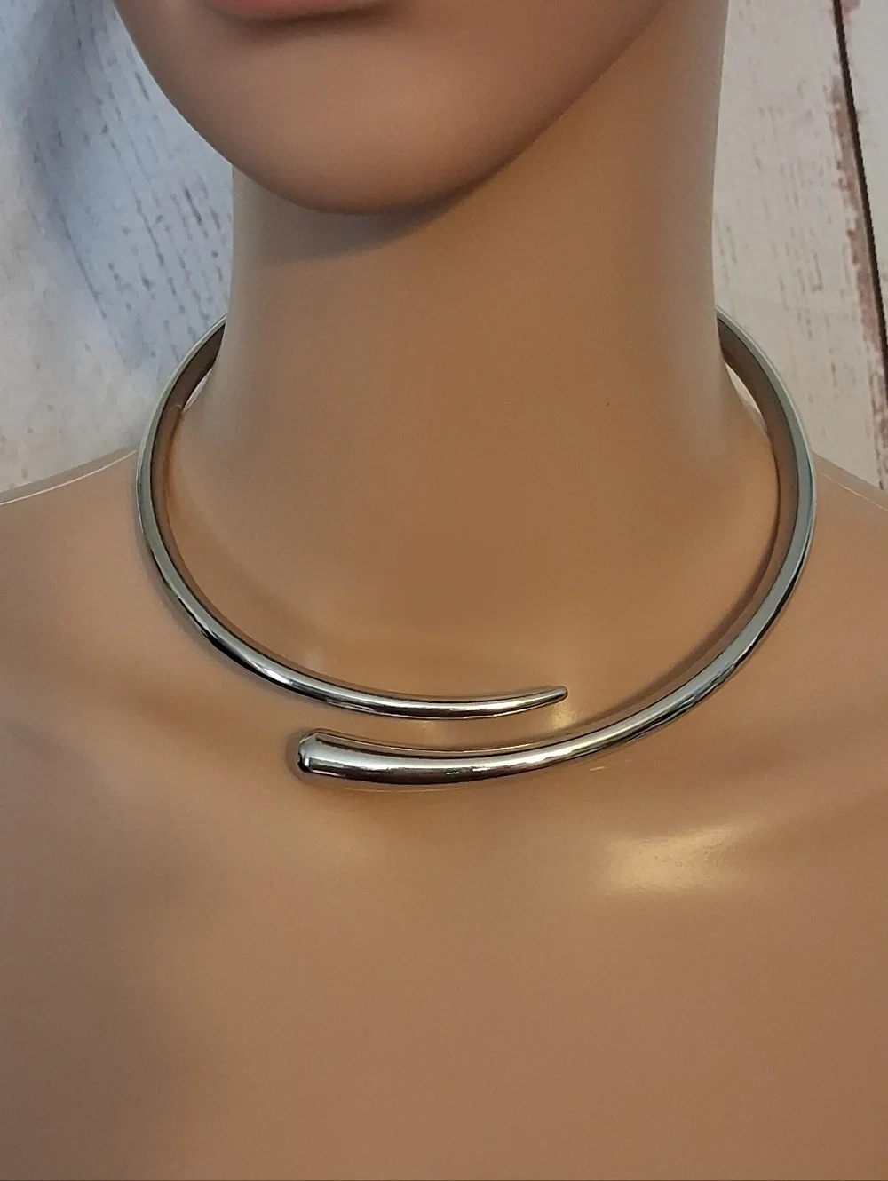 Elegant Pink Cabochon Silver Collar Necklace